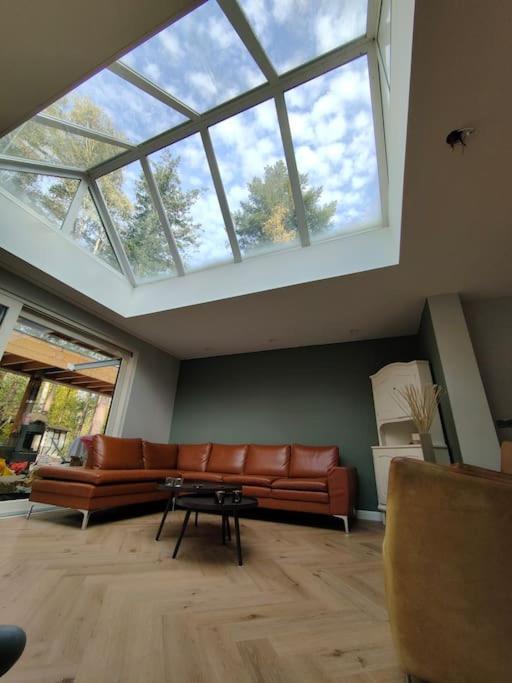 Kindvriendelijke Bungalow In Het Bos Bij Zwemmeer. Vilsteren المظهر الخارجي الصورة