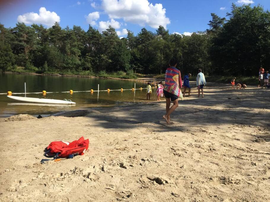 Kindvriendelijke Bungalow In Het Bos Bij Zwemmeer. Vilsteren المظهر الخارجي الصورة