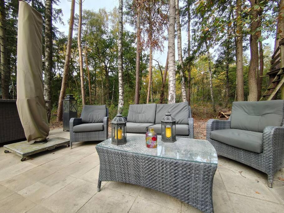 Kindvriendelijke Bungalow In Het Bos Bij Zwemmeer. Vilsteren المظهر الخارجي الصورة